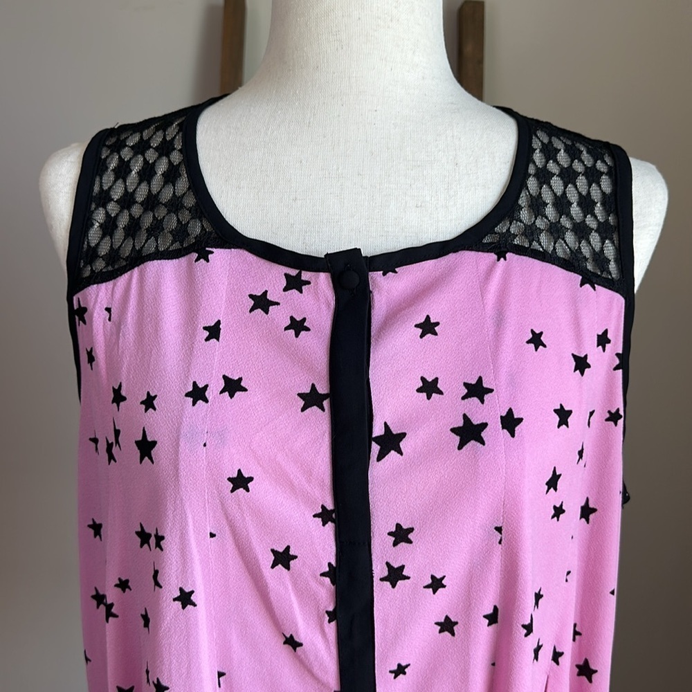 Elle Sleeveless Pink Top with Black Star and Top Lace Design Size Large in GUC - Picture 3 of 17